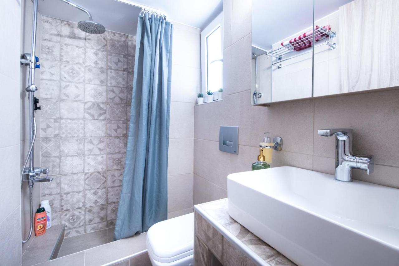 Family Apartment Near Port Piraeus Bagian luar foto